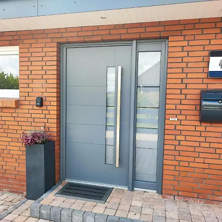 In Niebuell, Kreis Nordfriesland * Niebull
