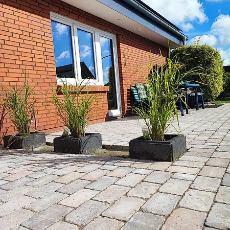 In Niebuell, Kreis Nordfriesland * Niebüll